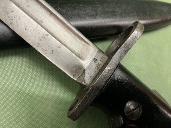 NO7 MK1 BAYONET WITH BLACK GRIPS (B2445) - Image 4