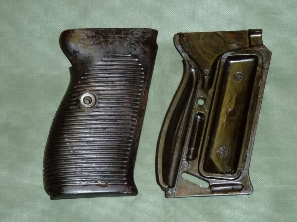 ORIGINAL P38 GRIPS (PD43)