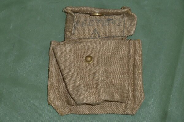 WW2 OFFICERS PISTOL AMMUNITION POUCH (E23)