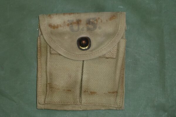 1943 DATED M1 CARBINE MAGAZINE POUCH (E84)