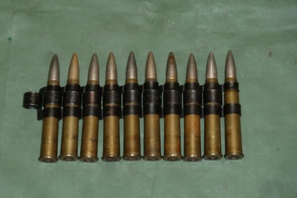 INERT WW2 303 1940 DATED ROUNDS IN LINK (B54)