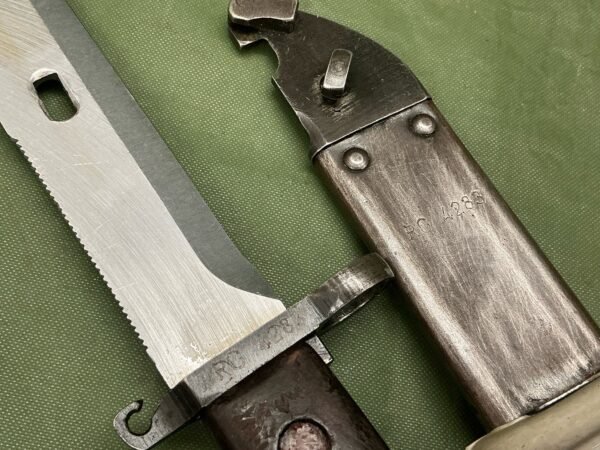 HUNGARIAN TYPE 1 AKM BAYONET (B1226) - Image 2