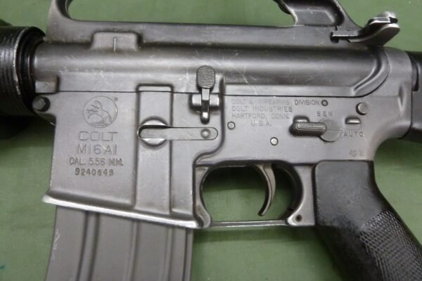 DEACTIVATED M16A1 RIFLE (4315) - Image 3
