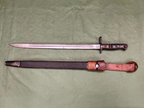 BRITISH P14 BAYONET (B1475)