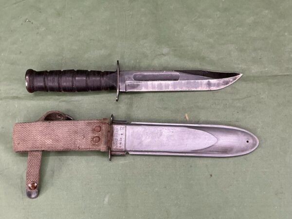 WW2 US NAVY KA-BAR KNIFE (B2416) - Image 2