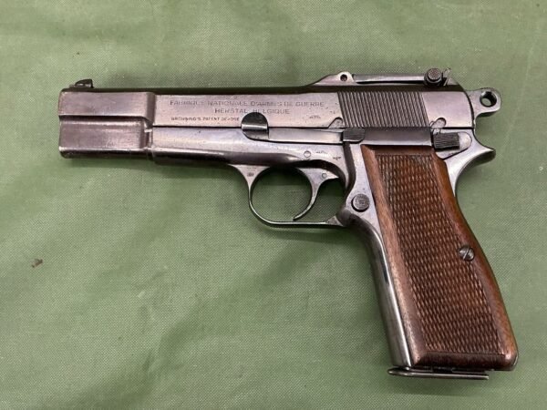 DEACTIVATED WW2 GERMAN BROWNING HI POWER (D36) - Image 2