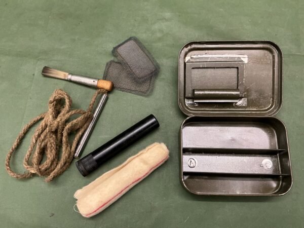 LEE ENFIELD NO4 CLEANING KIT IN KIT (C45) - Image 2