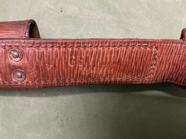 BRITISH WW2 LEATHER BAYONET FROG (C27) - Image 3