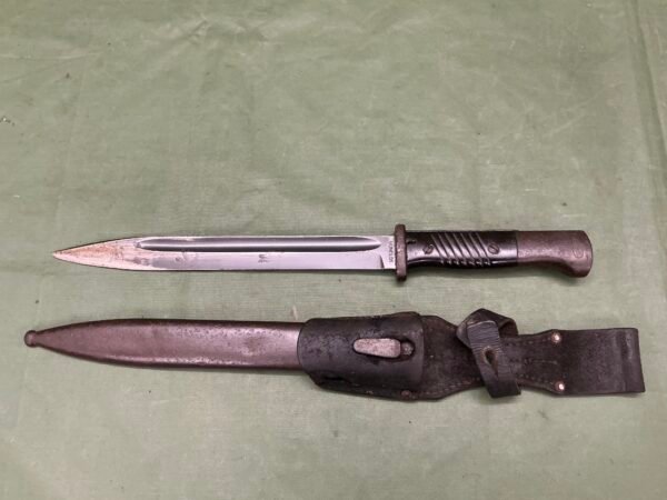 K98 BAYONET WITH FROG (B2591)