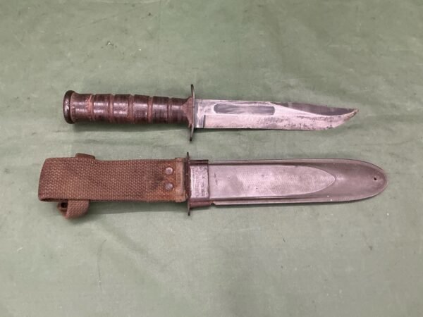 USN MK2 CAMILLUS KNIFE (B1985) - Image 2