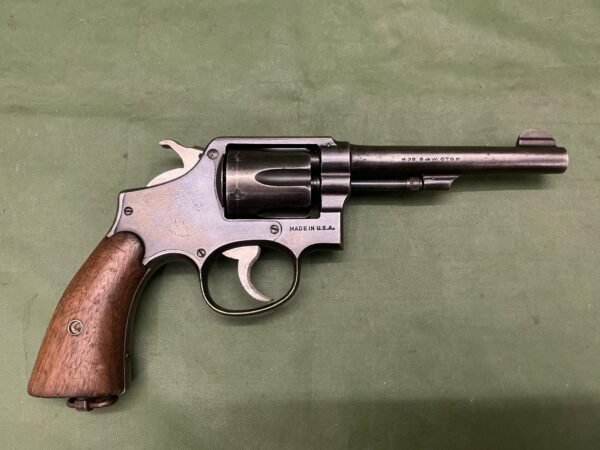 DEACTIVATED WW2 SMITH &WESSON VICTORY REVOLVER (4415) - Image 2