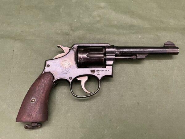 DEACTIVATED AMERICAN SMITH & WESSON REVOLVER (D31) - Image 2