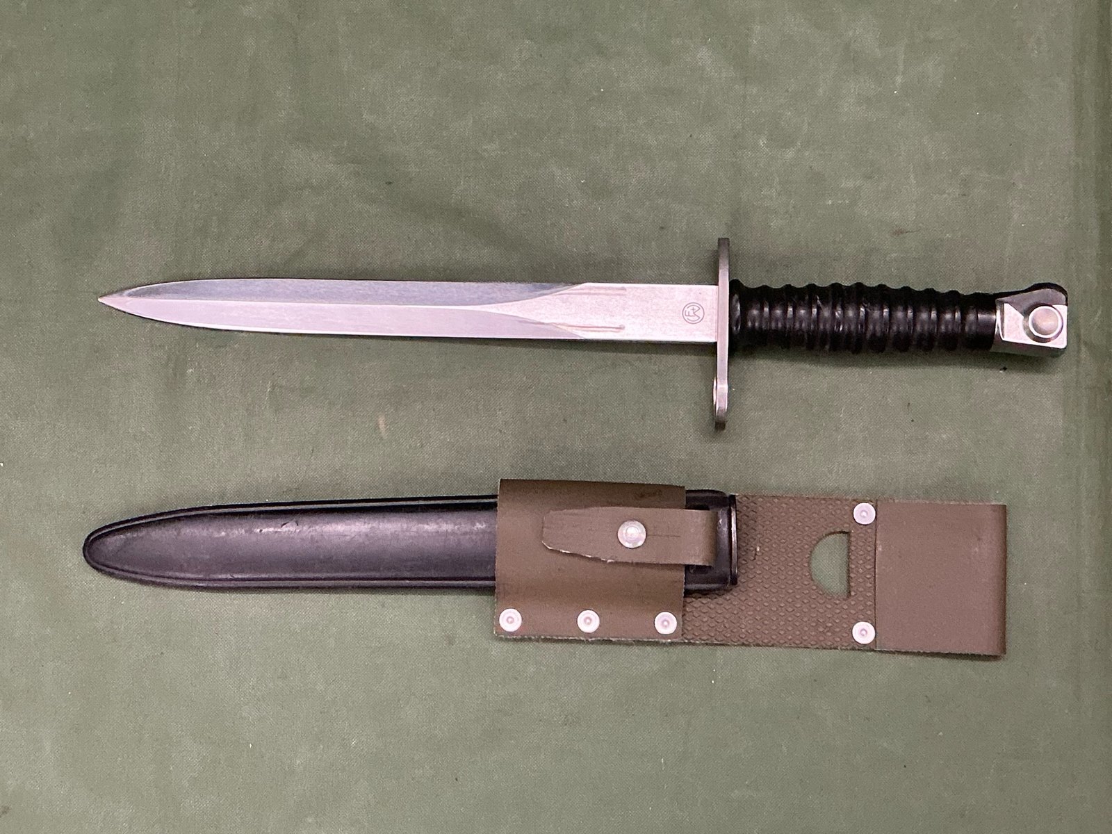 SWISS STG57 BAYONET (B2440)