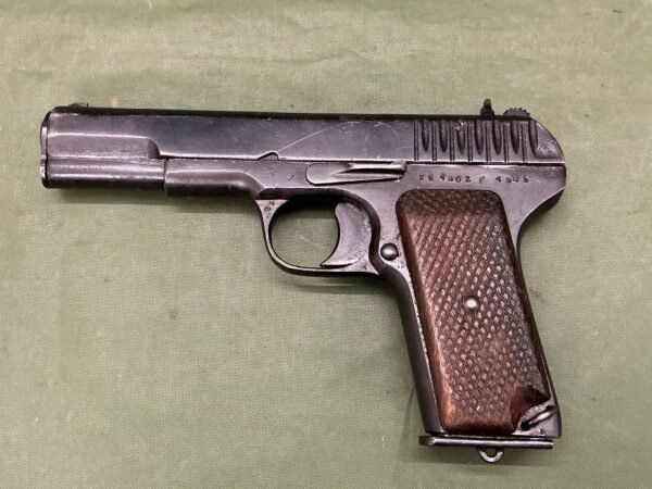 DEACTIVATED WW2 RUSSIAN TOKAREV PISTOL (D4) - Image 2
