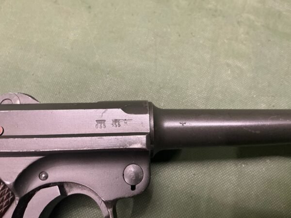 DEACTIVATED WW2 GERMAN LUGER PISTOL (4712) - Image 3