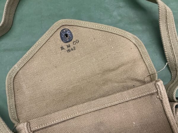 WW2 AMERICAN THOMPSON DRUM MAG POUCH (P584) - Image 3