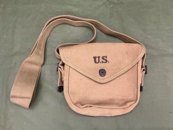 WW2 AMERICAN THOMPSON DRUM MAG POUCH (P584)