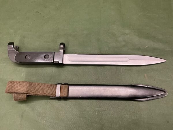 EAST GERMAN 1ST PATTERN AK BAYONET (B2544) - Image 2
