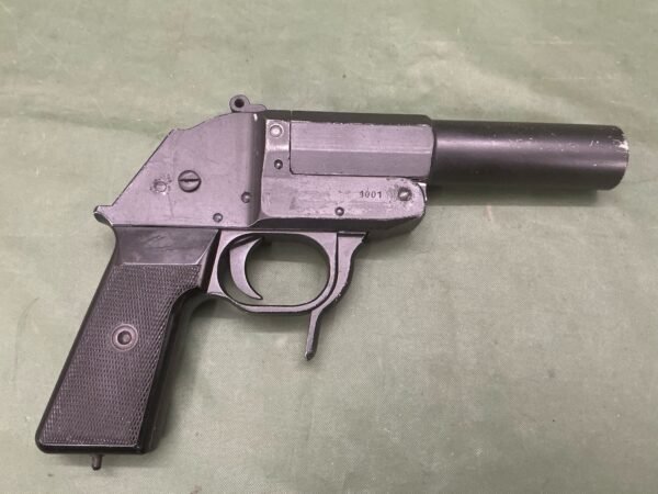 DEACTIVATED WEST GERMAN LP1 FLARE PISTOL (D42) - Image 2