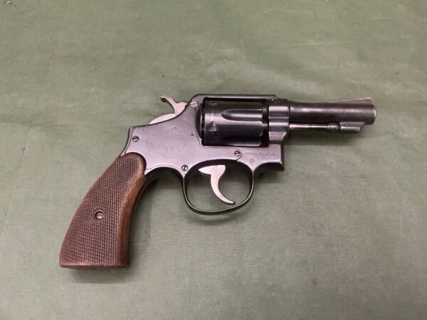 DEACTIVATED SMITH AND WESSON REVOLVER (3865) - Image 2