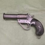 DEACTIVATED BRITISH FLARE PISTOL (D22)