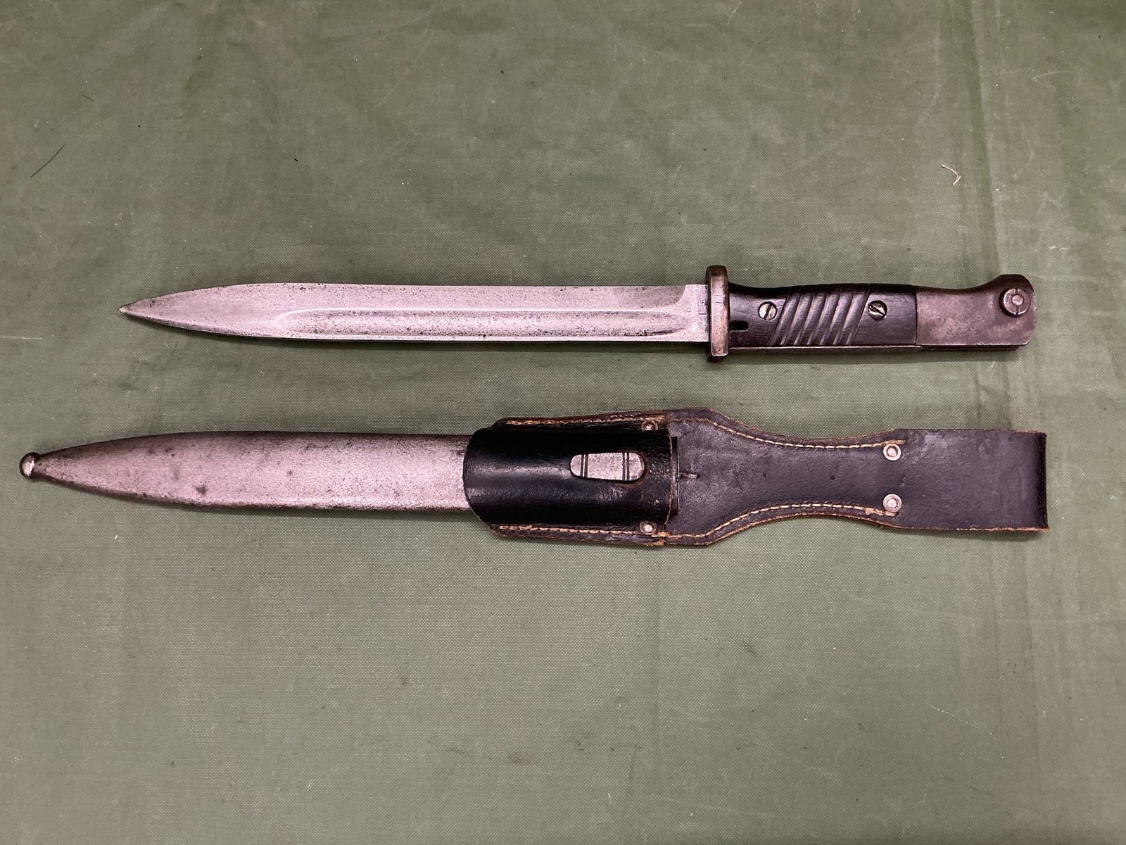 WW2 GERMAN K98 MAUSER BAYONET AND FROG (B2288)