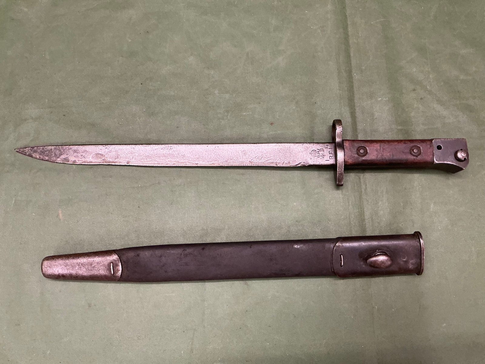 WW2 INDIAN SMLE 1944 BAYONET (B1909)