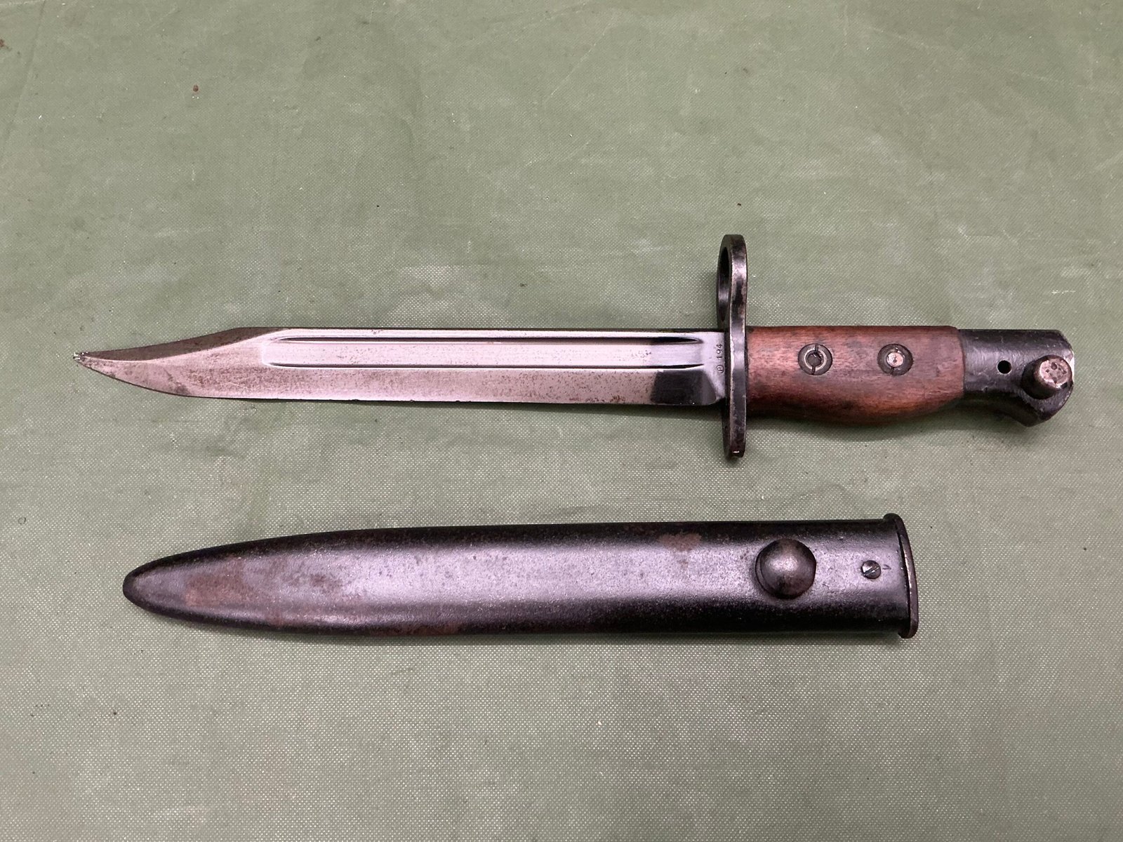 NO5 JUNGLE CARBINE BAYONET (B2827)