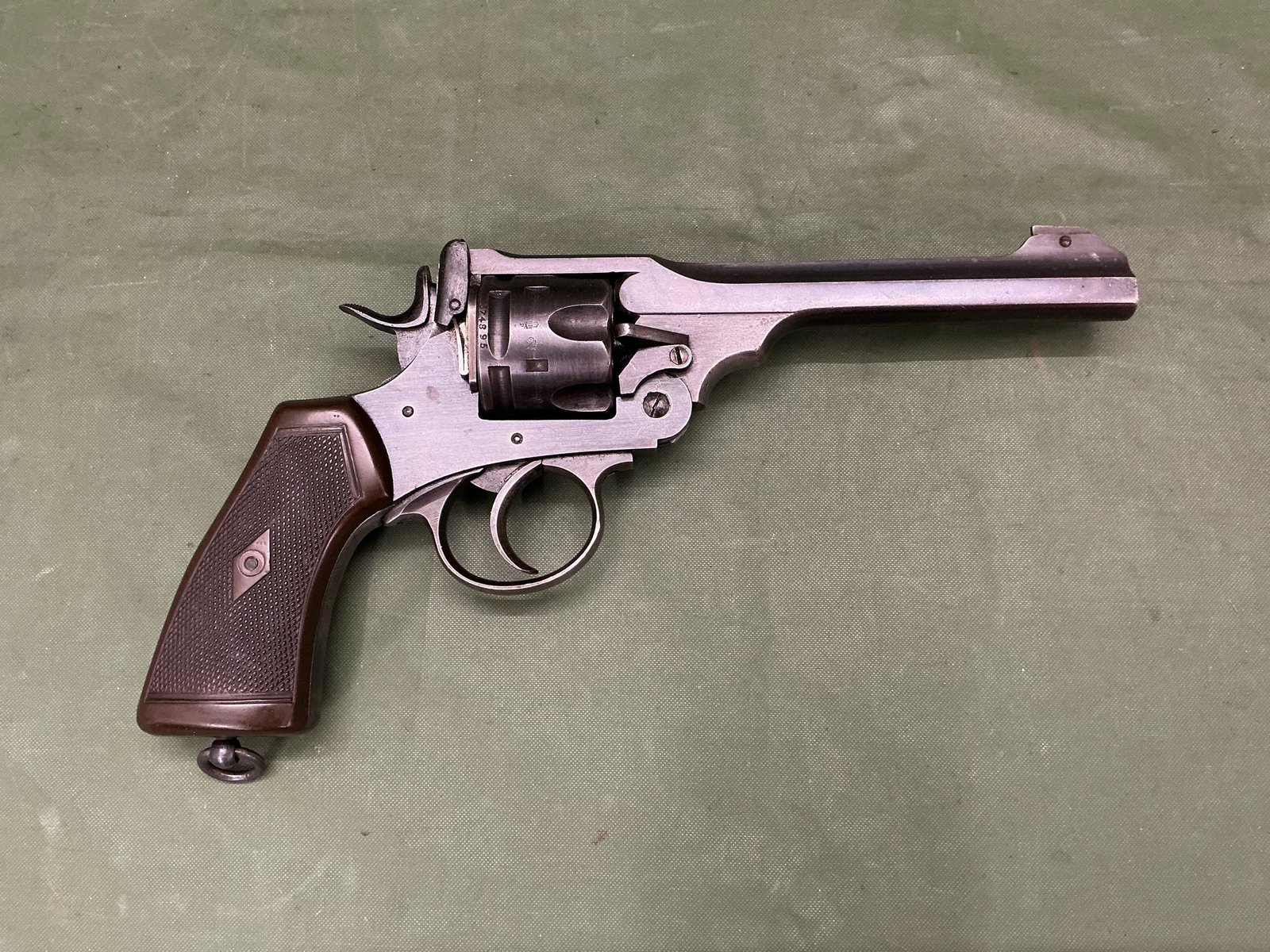 DEACTIVATED WW1 WEBLEY MK6 REVOLVER ATTRIBUTED (3469)