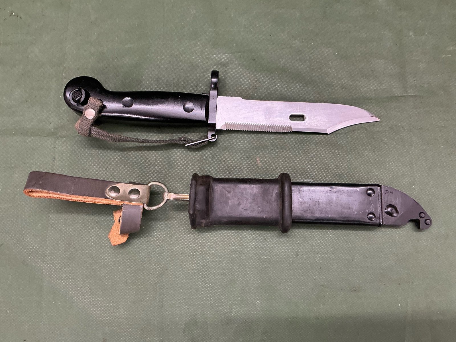 EAST GERMAN TYPE 2 AKM BAYONET(B2899) - Image 2