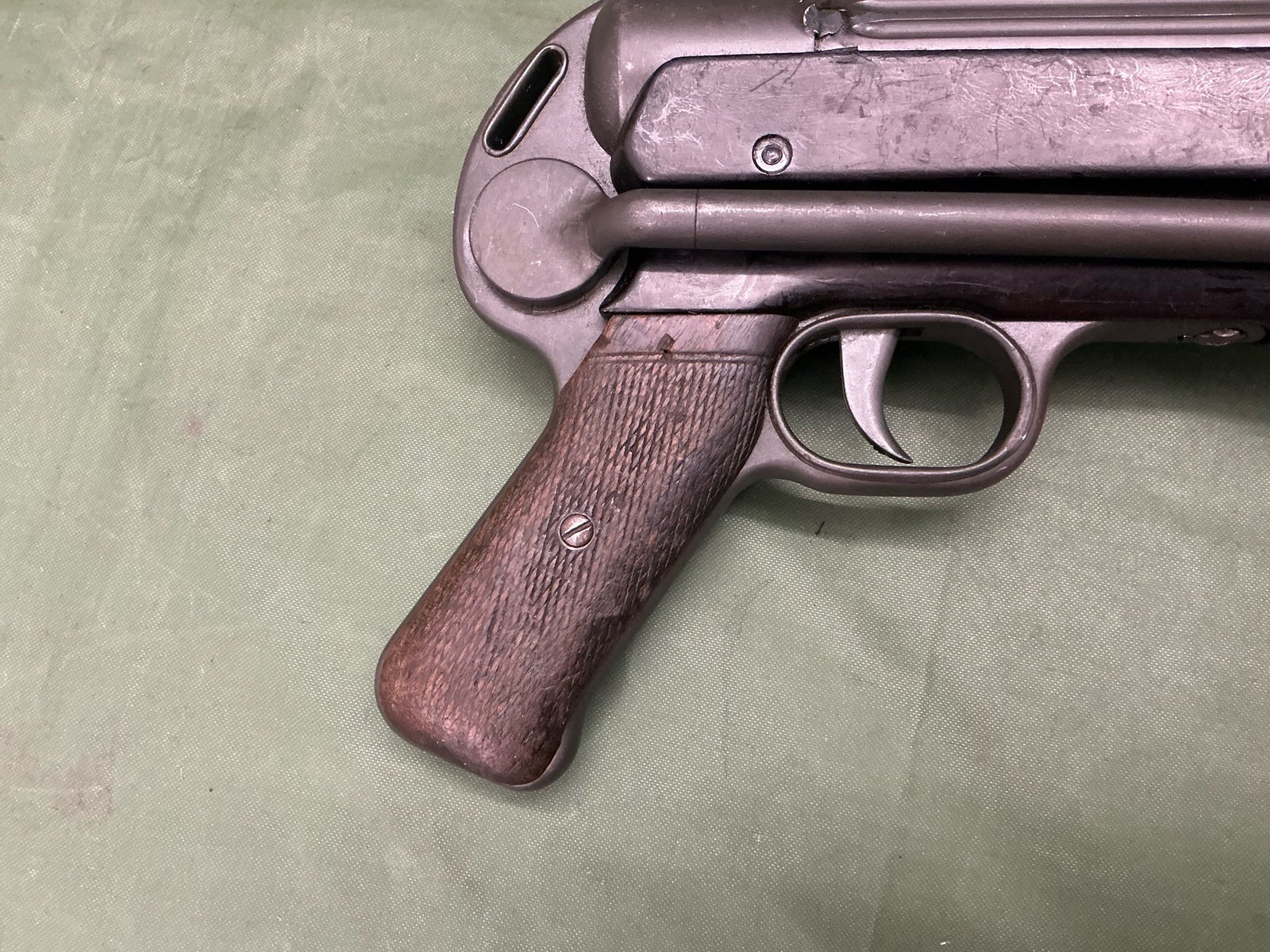 DEACTIVATED WW2 GERMAN MP38 SMG (4816) - Image 6