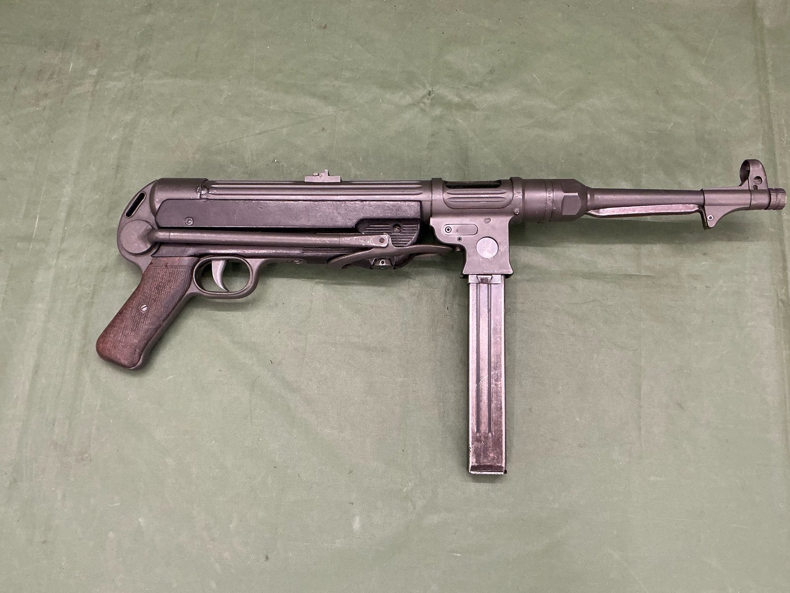 DEACTIVATED WW2 GERMAN MP38 SMG (4816) - Image 2