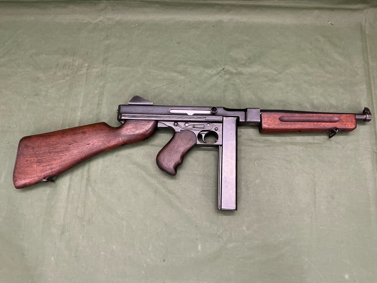 DEACTIVATED M1A1 THOMPSON SMG (4813)