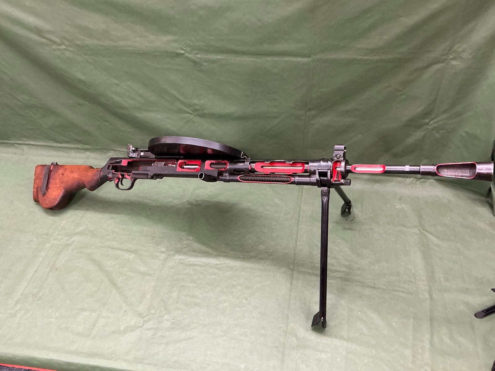 DEACTIVATED WW2 RUSSIAN DP28 CUTAWAY (4866)