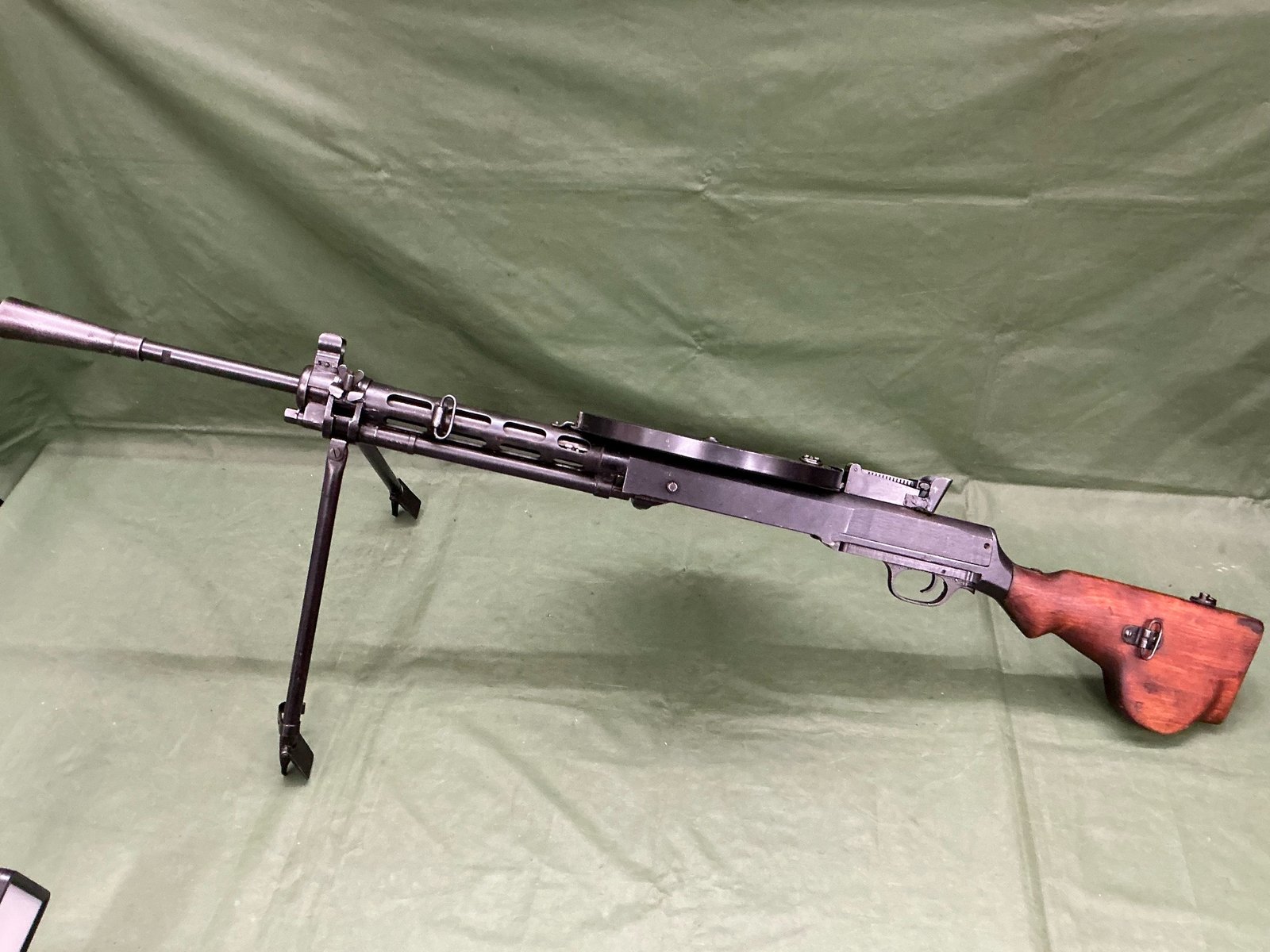 DEACTIVATED WW2 RUSSIAN DP28 CUTAWAY (4866) - Image 2