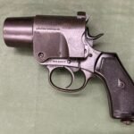 DEACTIVATED WW2 BRITISH FLARE PISTOL (4084)