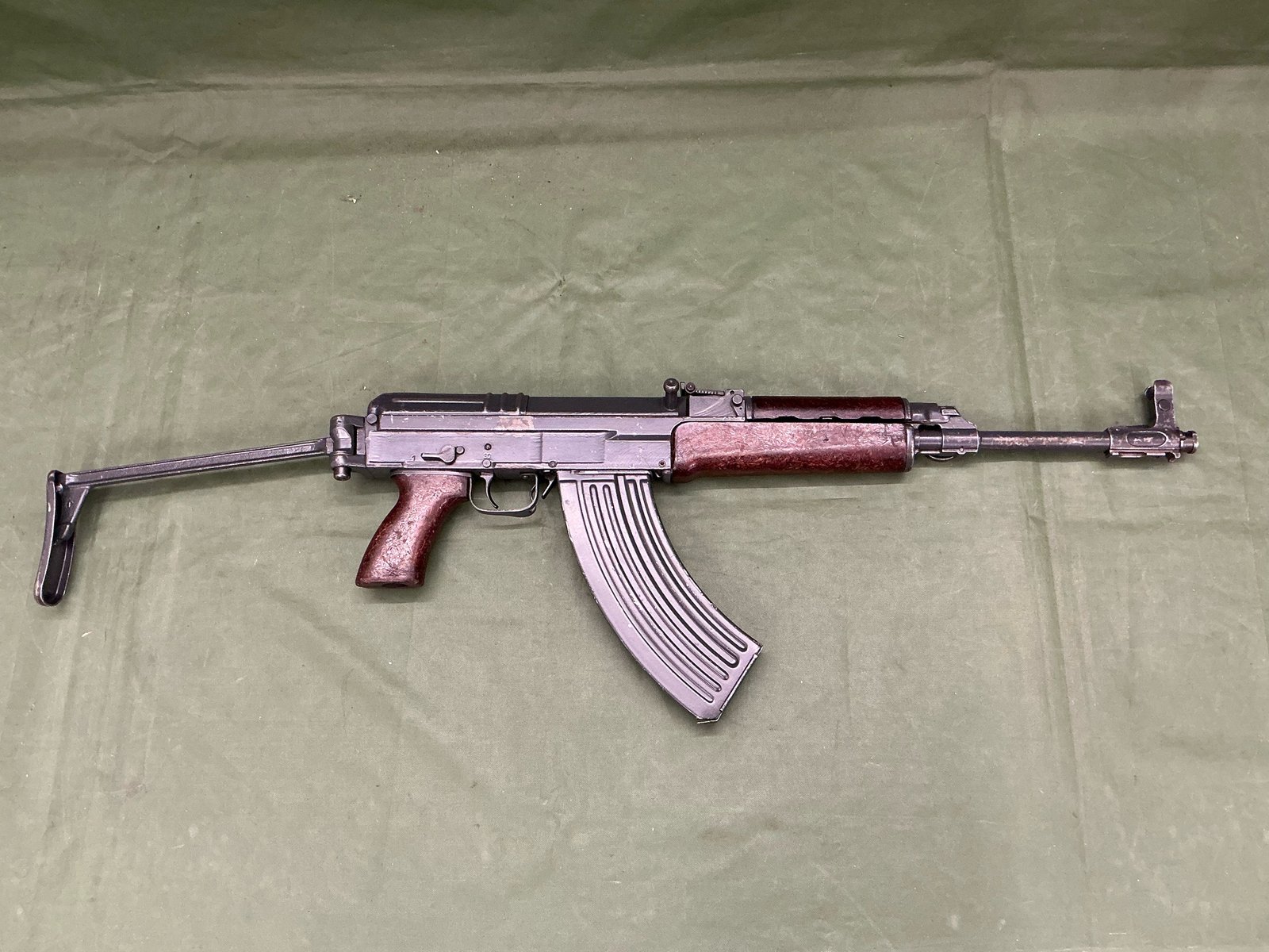 DEACTIVATED VZ58 ASSAULT RIFLE (DR89)
