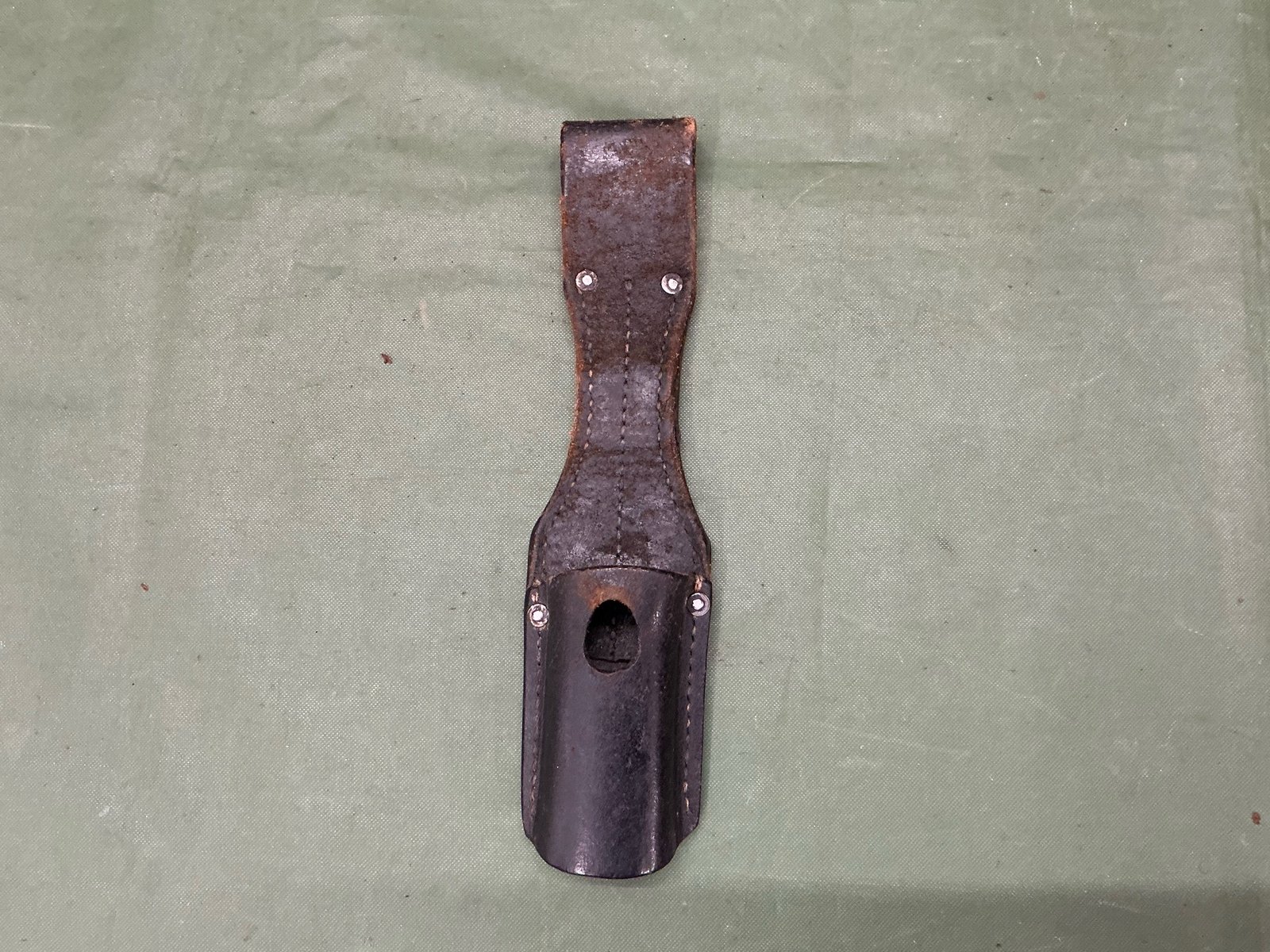 WW2 GERMAN K98 BAYONET FROG (E106)