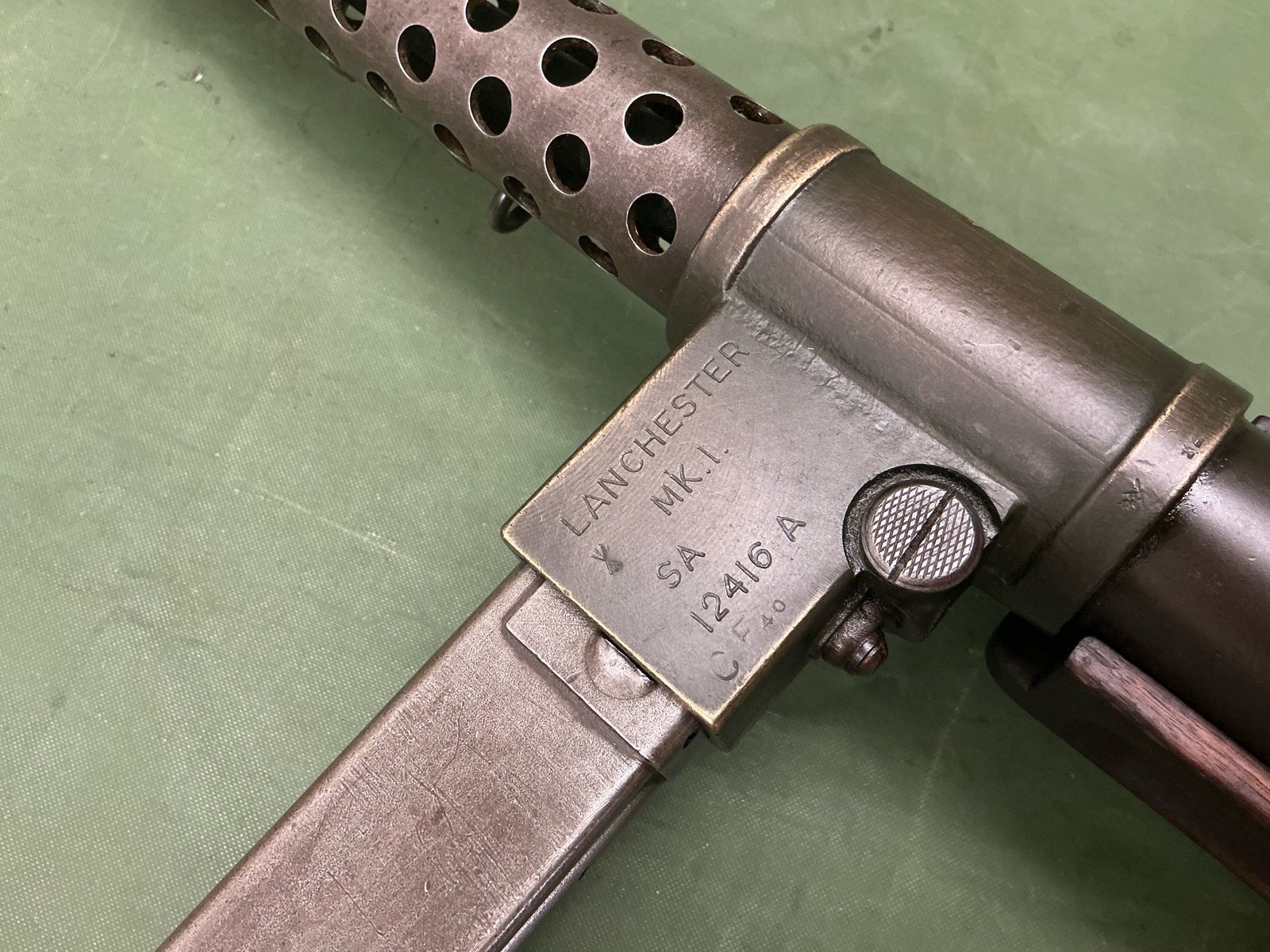 DEACTIVATED WW2 LANCHESTER SMG (5067) - Image 3