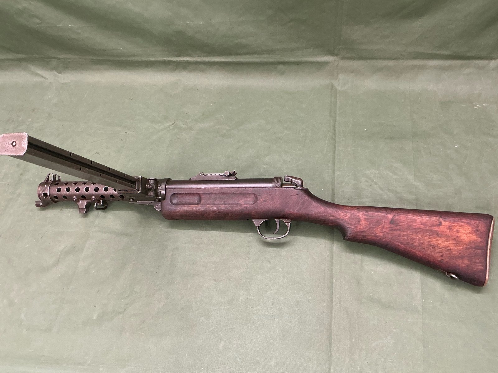 DEACTIVATED WW2 LANCHESTER SMG (5067) - Image 2