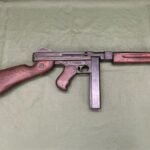 DEACTIVATED WW2 AMERICAN THOMPSON M1A1 (5033)