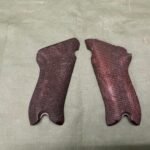 WW2 GERMAN LUGER GRIPS (E27)